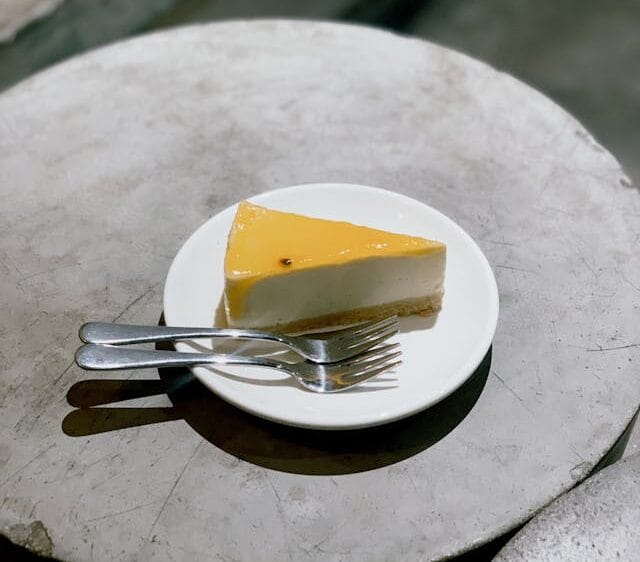Sugar-Free No-Bake Lemon Cheesecake